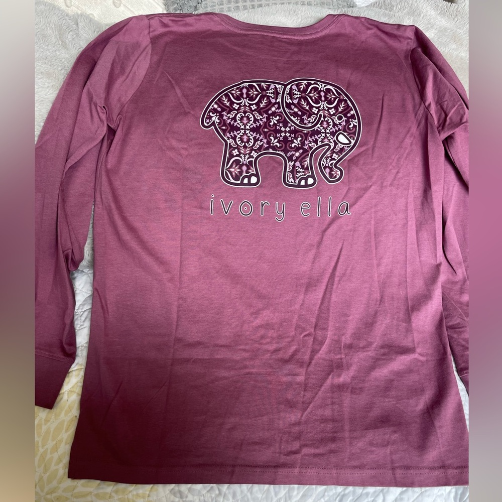 Ivory Ella long sleeve mauve/purple shirt. Front pocket. Never worn. Size M.